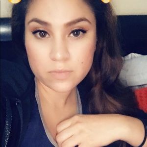 Meet your Posher, Nayeli